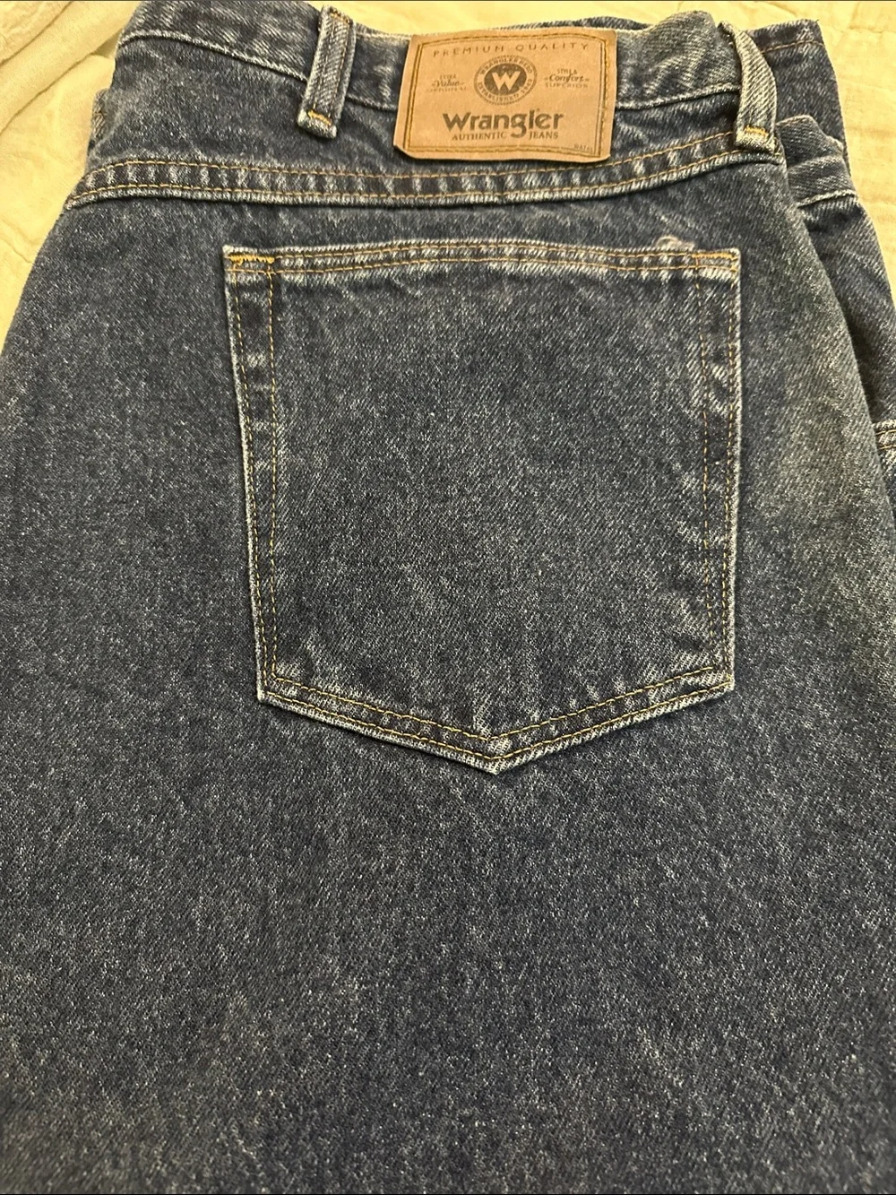 Wrangler Men's Relaxed Dark Blue Denim Jeans 42X30 New